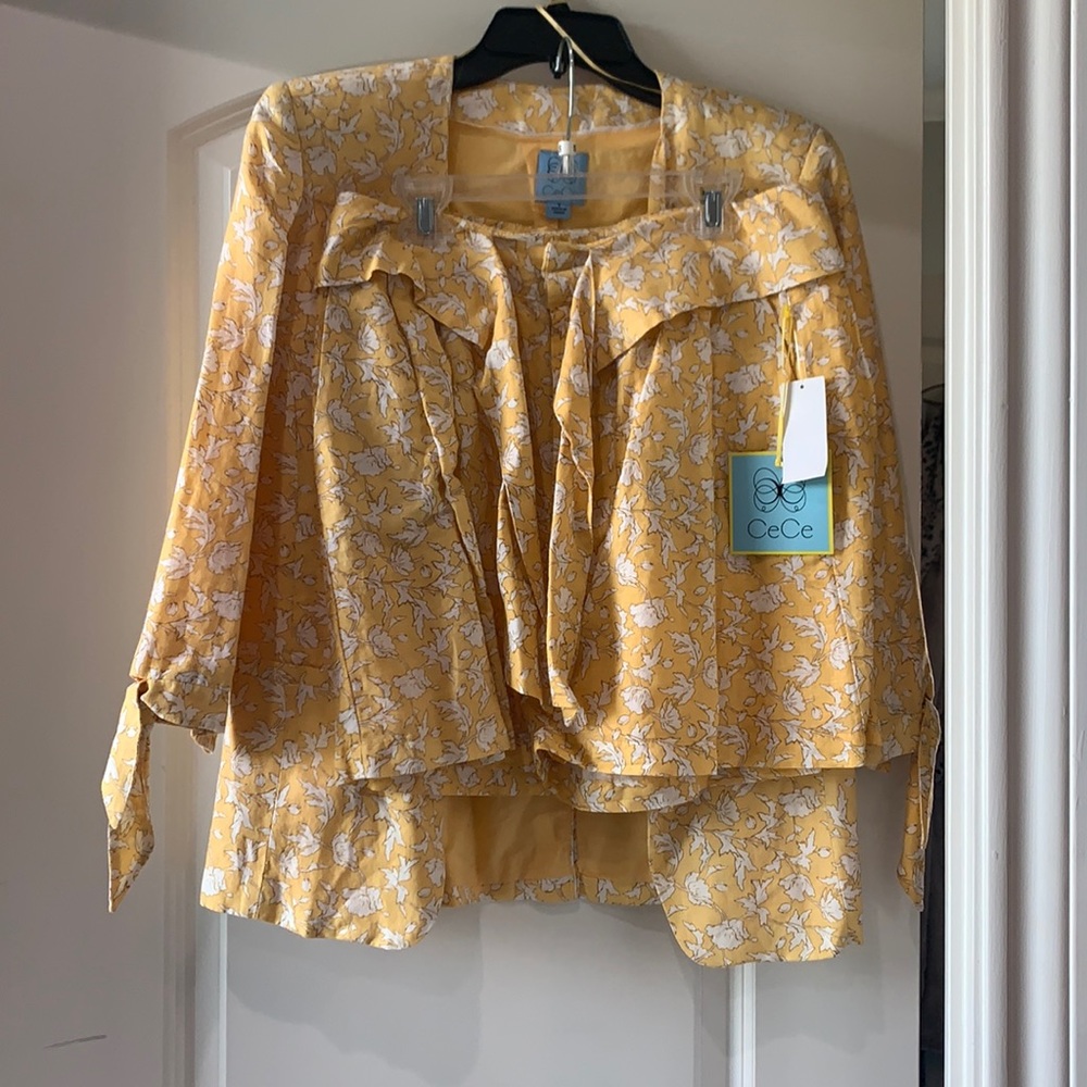 Yellow women’s short suit